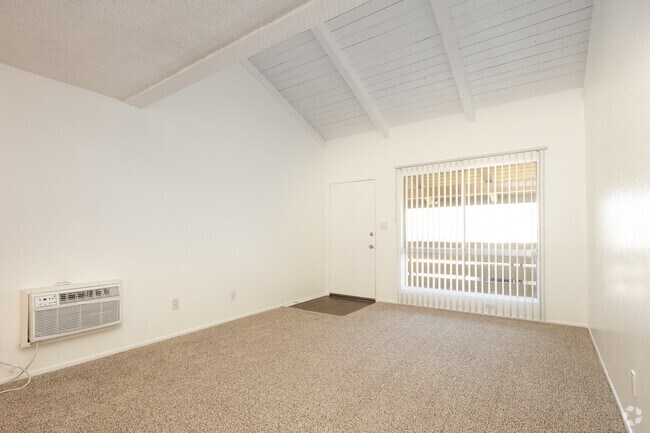 1BR, 1BA - 710SF - Living Room - Newport Village Apartments