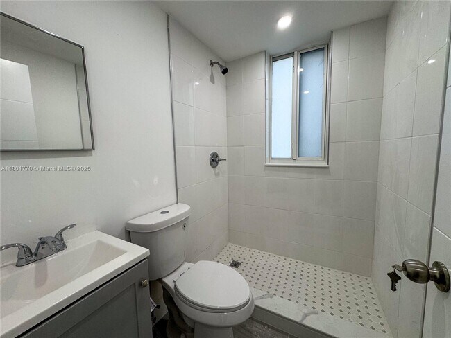 Foto del edificio - 856 SW 6th St