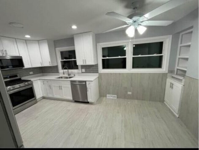 Foto del edificio - 6748 E Prairie Rd