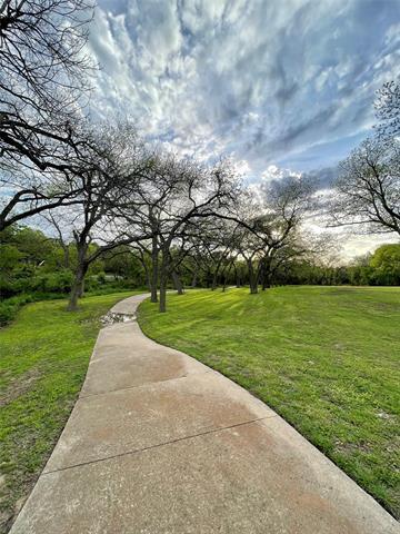 Foto del edificio - 711 The Meadows Pkwy
