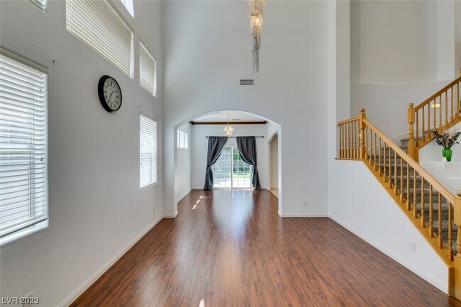 Foto del edificio - 405 Bloomingdale Ct