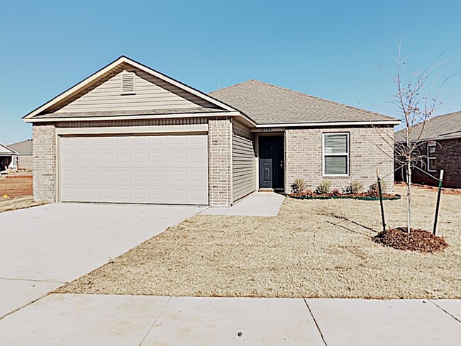 Foto del edificio - Spacious 3 Bedroom 2 Bath Home in Mustang ...
