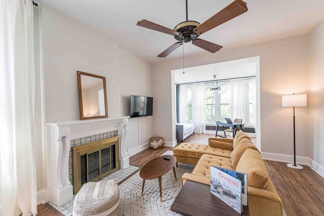 Building Photo - 351 Thrall St