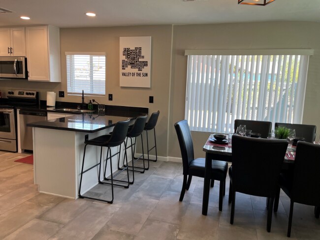 Foto del edificio - 2869 N Greenfield Rd