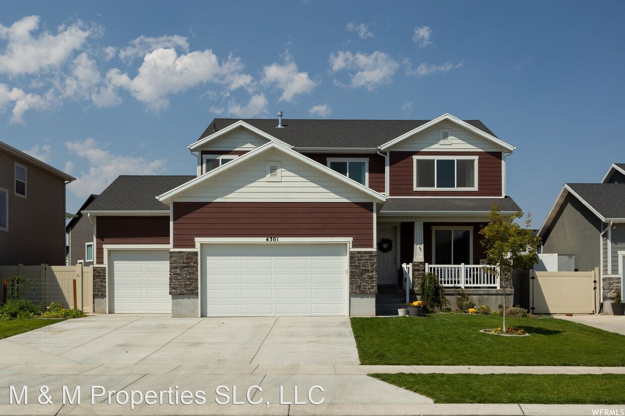 Primary Photo - 6 br, 3.5 bath House - 4301 E Harvest Crop Dr