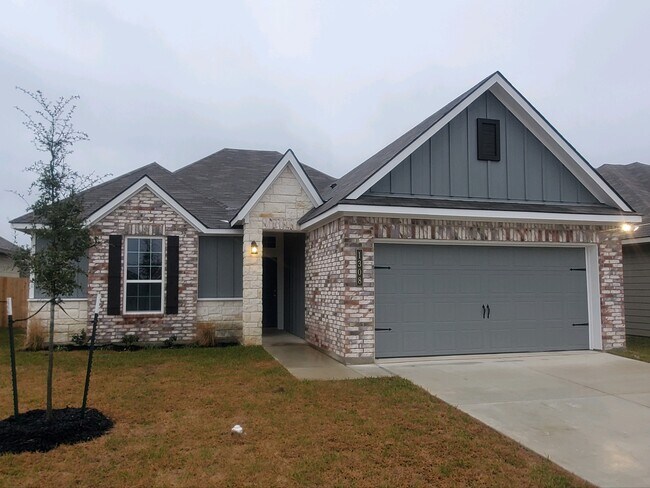 Building Photo - 1308 Kingsgate Dr