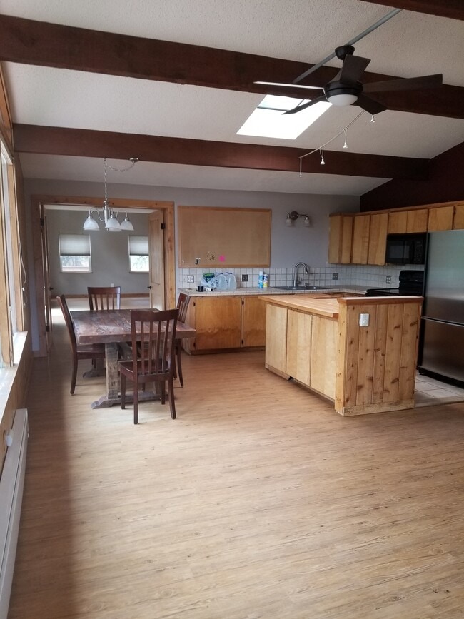 Building Photo - 364 Broken Arrow Rd