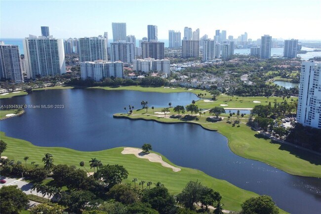 Foto del edificio - 3475 N Country Club Dr