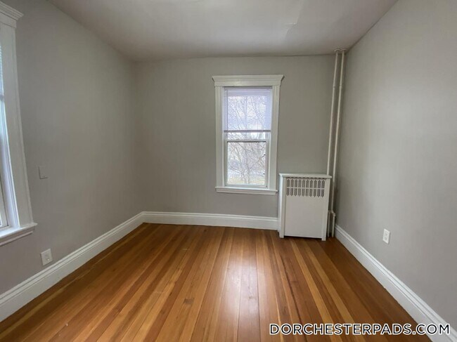 Building Photo - 39 Harwood St
