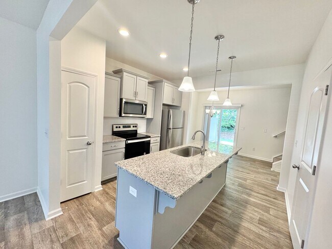 Foto del edificio - BEAUTIFUL 2 Bedroom Townhome in Cox Mill D...