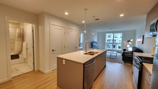 Kitchen/living room - 20078 85 Av