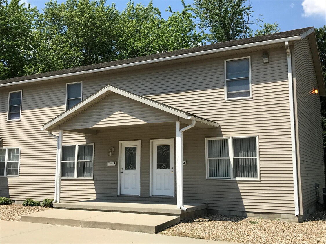 401 E Mulberry St, Chatham, IL 62629 Townhome Rentals in Chatham IL