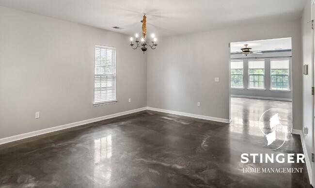 Building Photo - 43 Shadow Moss Dr