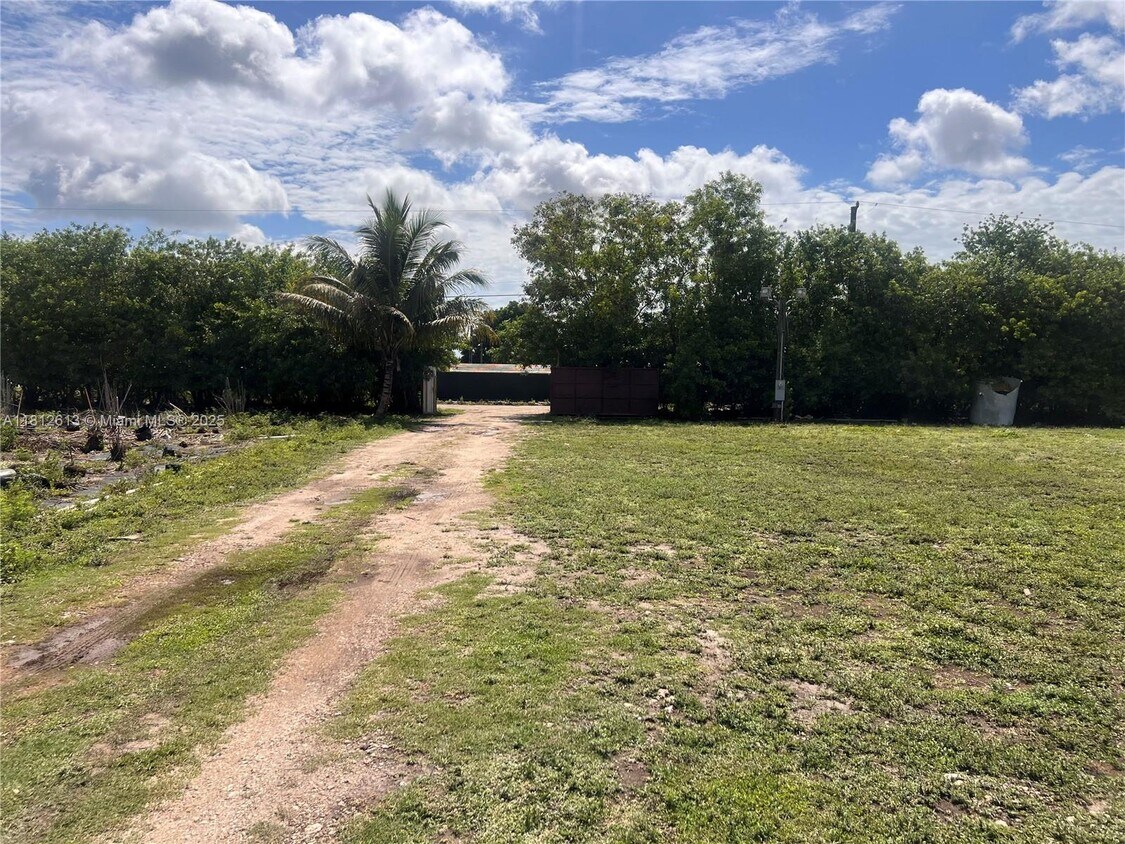 Foto principal - 16000 SW 209th Ave