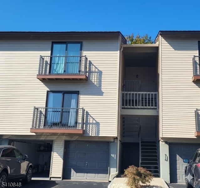 Foto del edificio - 1214 Spruce Hills Dr