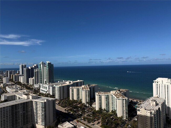 Building Photo - 4010 S Ocean Dr