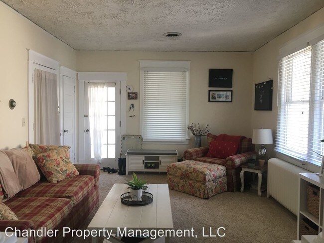 Building Photo - 2 br, 1 bath House - 1116 Bedford Unit #B