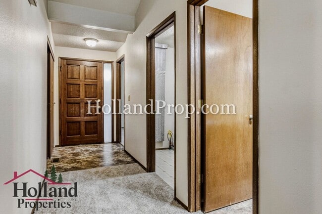 Building Photo - Great Tigard Duplex in Prime Location!