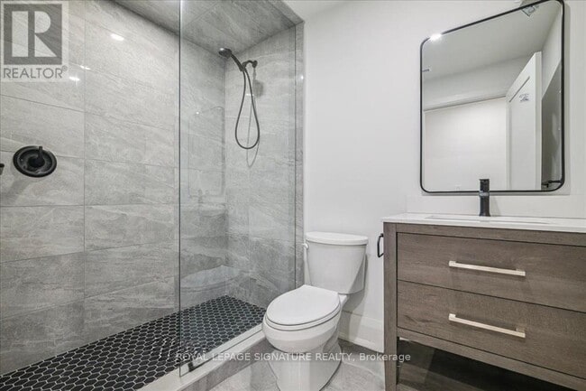 Photo du bâtiment - 202 Perth Ave