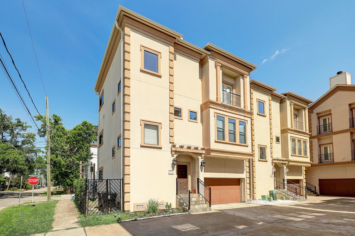 Primary Photo - 5701 Kiam St