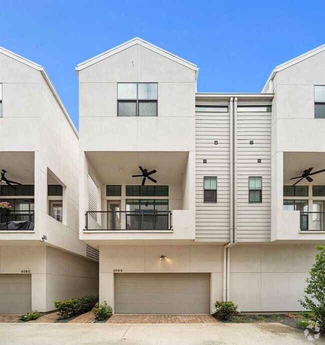 Building Photo - 608 Middle St