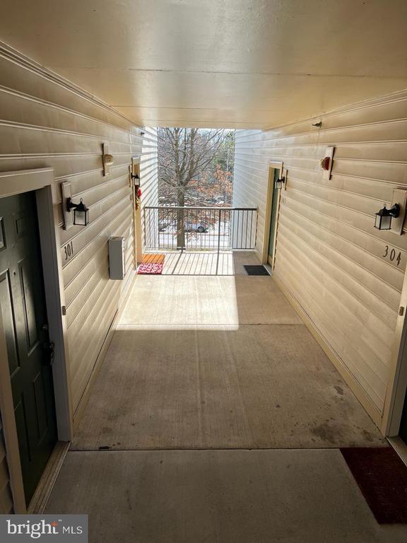 Building Photo - 1060 Gardenview Loop