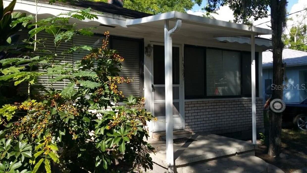 Primary Photo - Cozy 3 bedroom, 1 bath for rent near downt...