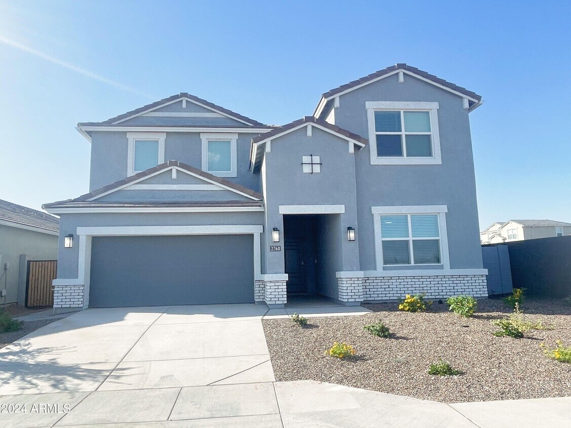 Foto principal - 2760 W Stradling Ave