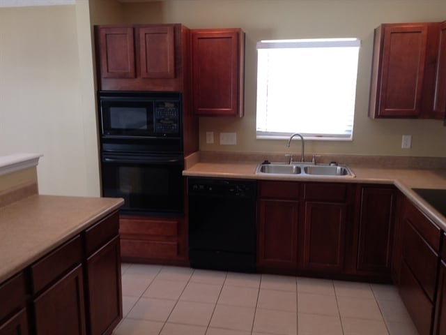 Building Photo - 417 Blue Bell Court