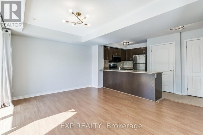 Building Photo - 3250 Bentley Dr