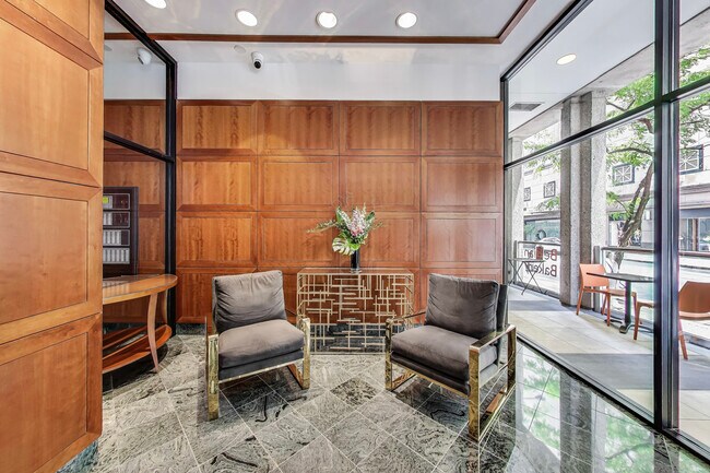 Foto del edificio - 100 E Walton St