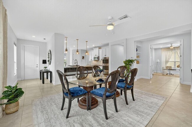 Foto del edificio - 9624 SW Royal Poinciana Dr