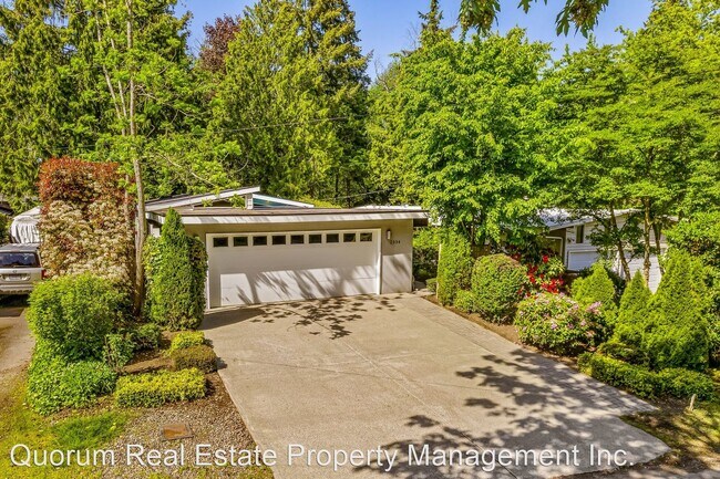 Foto del edificio - 4 br, 2.5 bath House - 2334 NE 85th St
