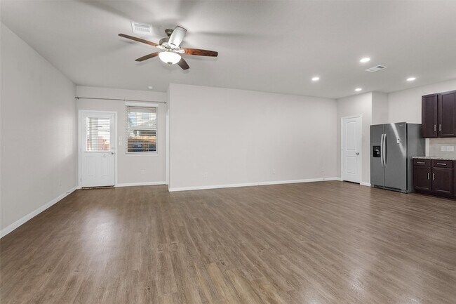 Foto del edificio - 17423 Desmond St