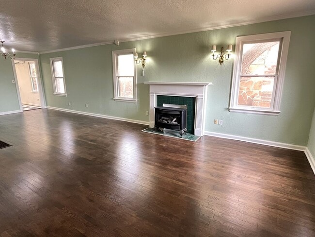 Photo - 2229/31 N Gatewood Apartment