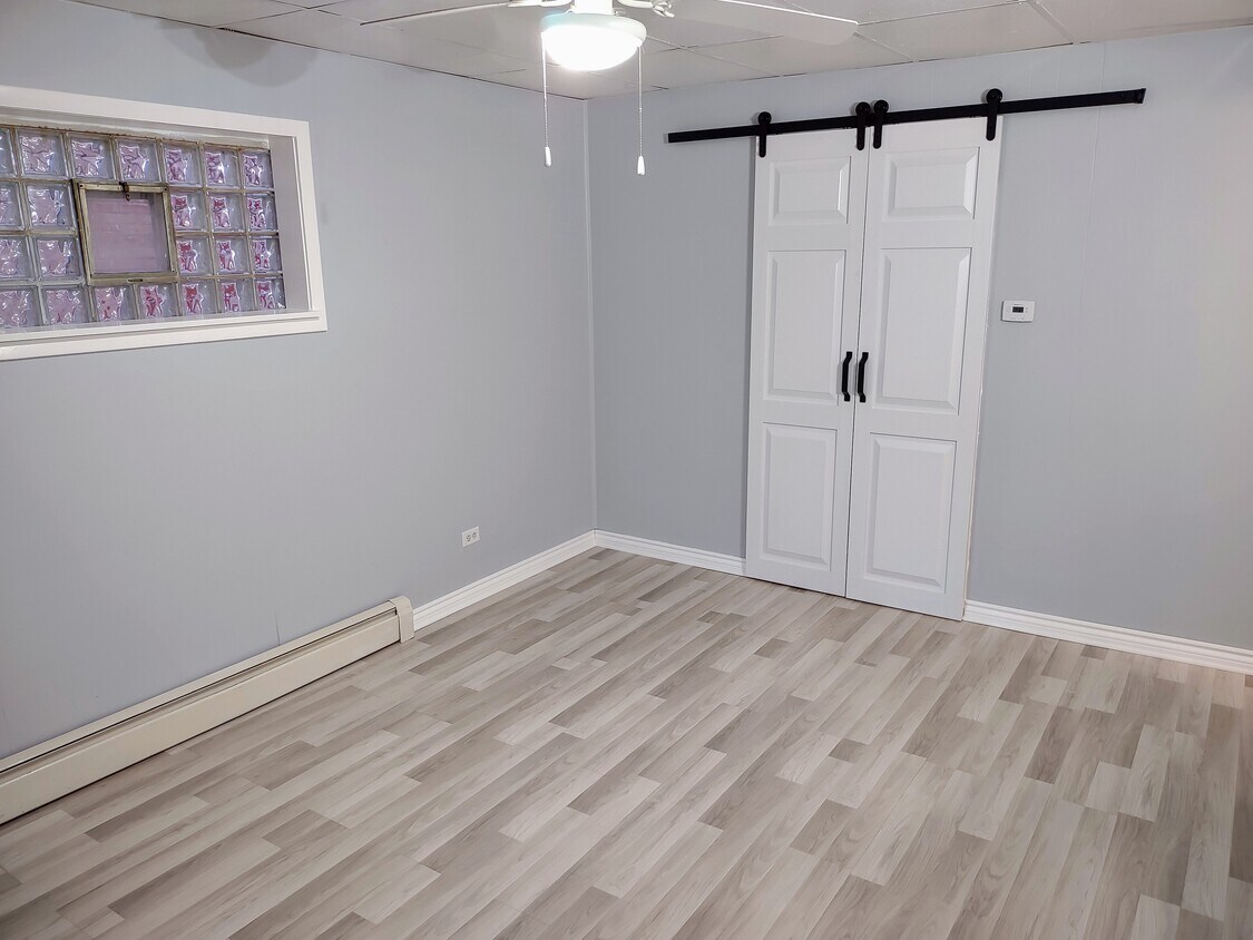 Foto principal - 6109 W Higgins Ave