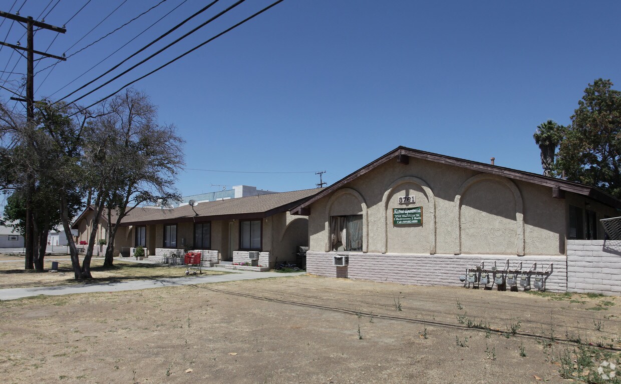 Foto del edificio - 3761 Harrison St