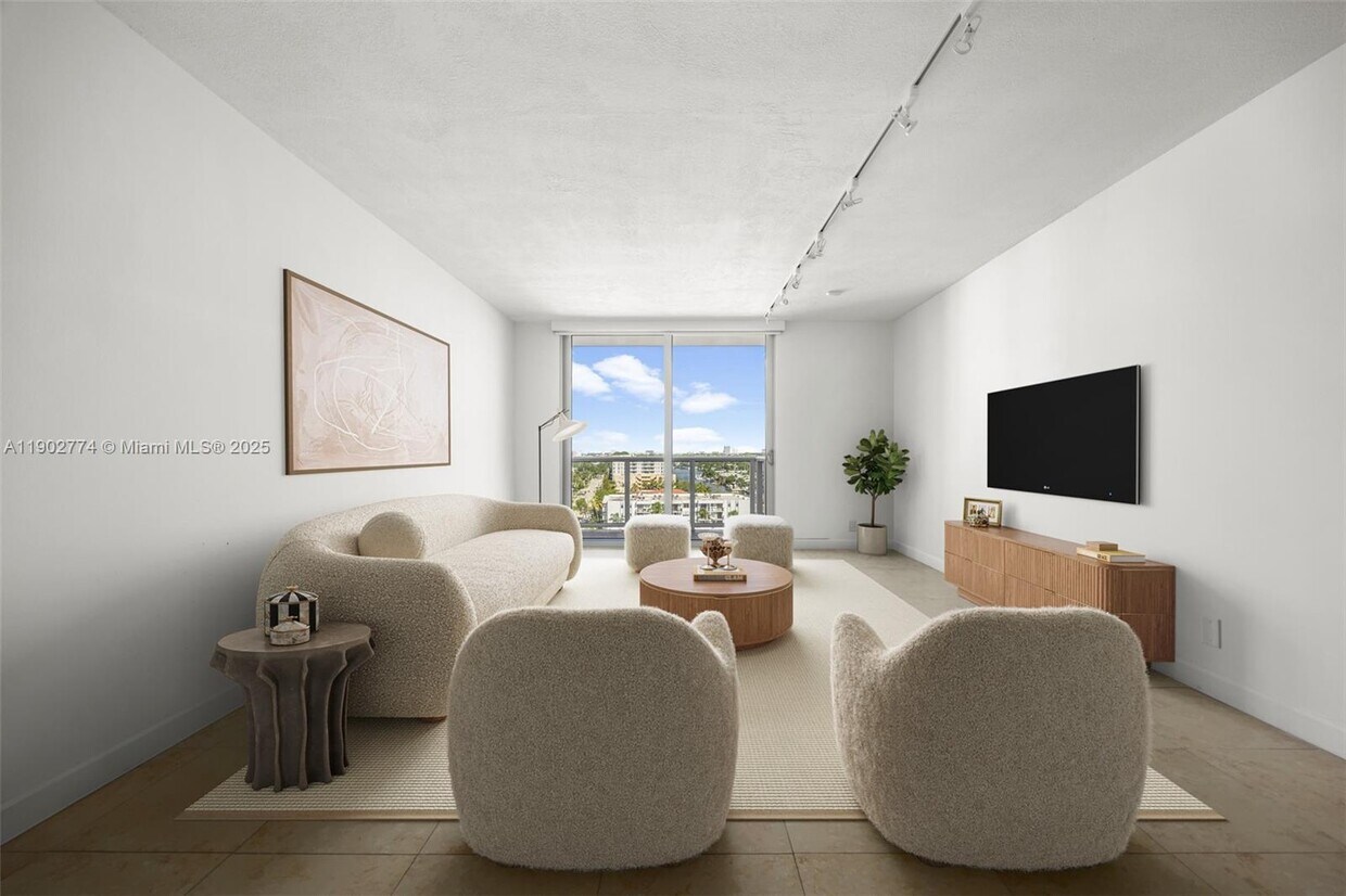 Foto principal - 900 Bay Dr