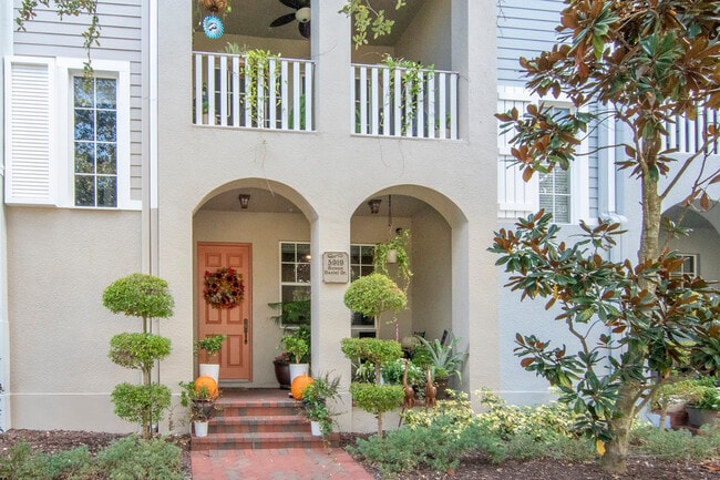 Foto del edificio - 5919 Bowen Daniel Dr