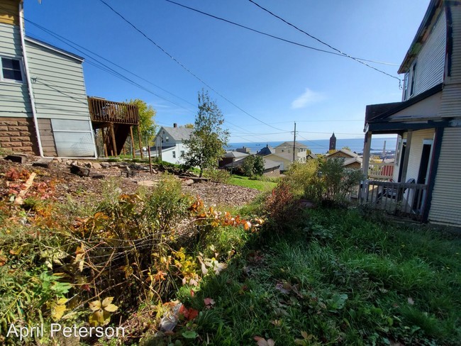 Building Photo - 3 br, 1 bath House - 522 North Lake Avenue