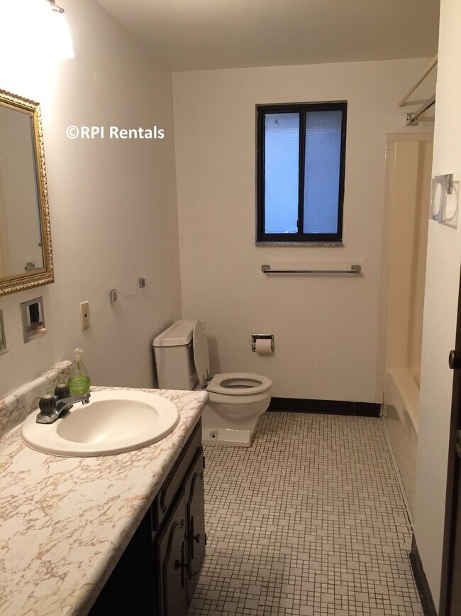 Foto del edificio - 2 Bedroom Townhouse