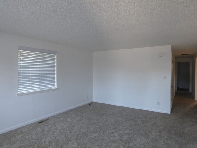 Foto del edificio - 920 Kelly Pl