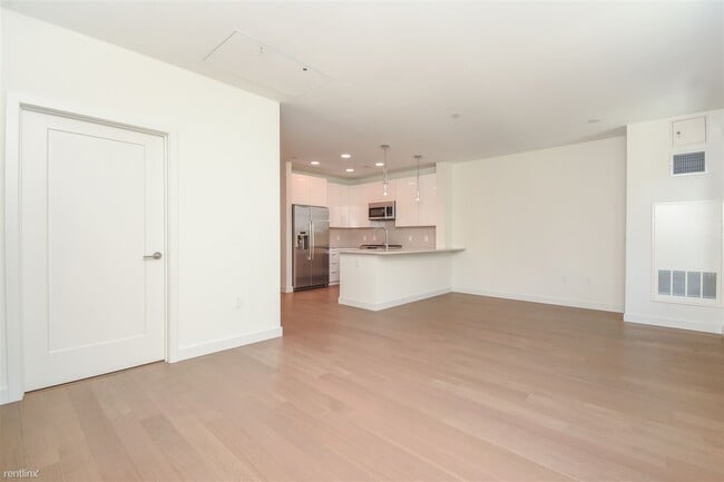 Building Photo - 1 br, 1 bath Condo - 45 Lewis St Apt 220