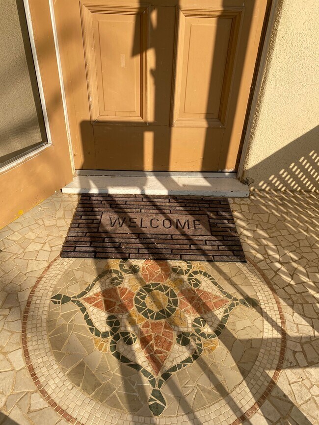 Foto del edificio - 10256 Scoville Ave