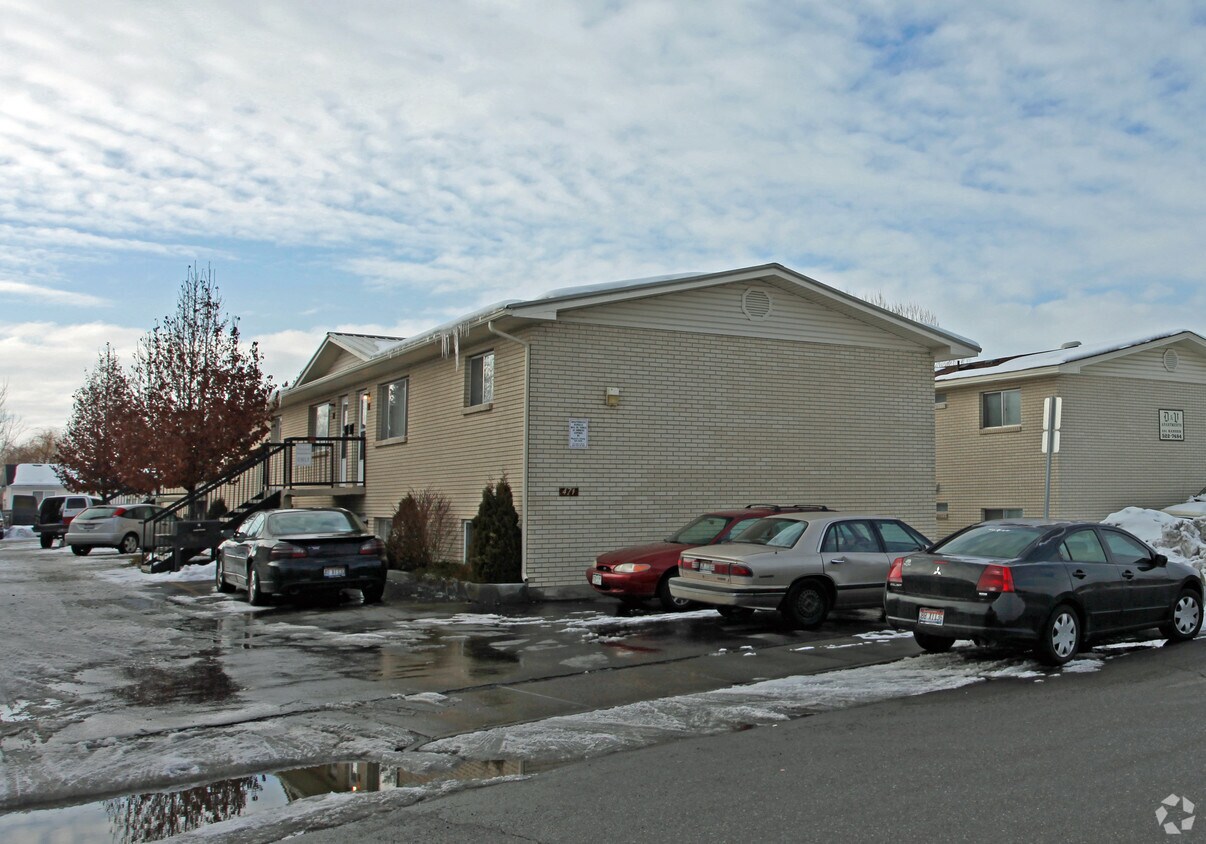 Primary Photo - 463-471 Hansen Ave