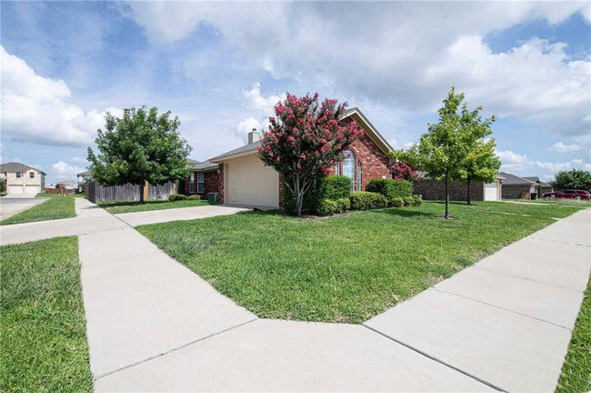 Foto del edificio - 2605 Wisteria Ln