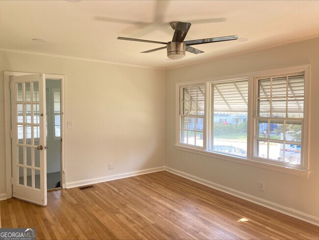 Foto del edificio - 1487 Mercer Ave