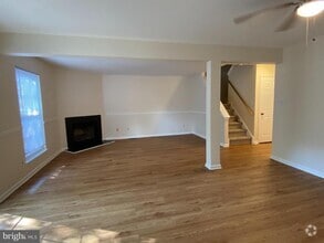 Building Photo - 116 Village Dr