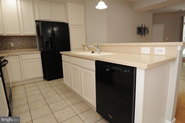 Foto del edificio - 7240 Elkridge Crossing Way