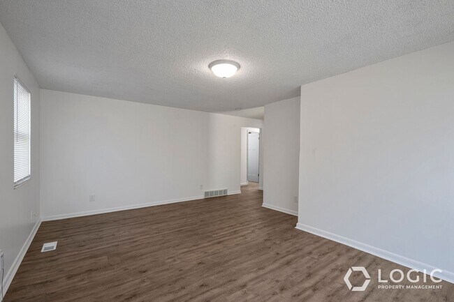 Foto del edificio - 615 15th St